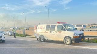 בן 8 נפצע אנושות מפגיעת אוטובוס בנגב - הנהג נמלט