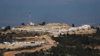 נערים הפריעו לתנועה בבנימין, רכב פלסטיני דרס אחד מהם ופצע אותו קל