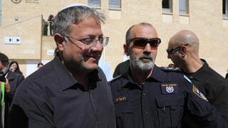 בן גביר רוצה לרכוש ניידות בעצמו - ומחריף את העימות עם המפכ"ל