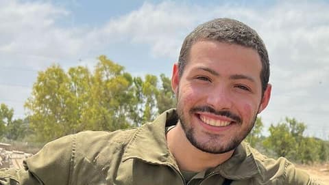 הסנאט זוכר ומכבד, נבחרי הכנסת רבים עם משפחות נפגעי 7/10