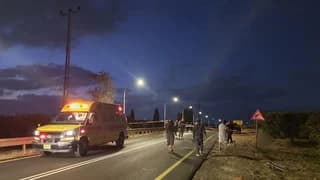 חשד לפגע וברח: הולך רגל נהרג מפגיעת רכב בשרון, נהגת נעצרה