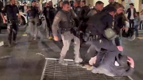 רמזור הוקרס, גדרות הושחתו: התיעודים מהפגנת החרדים נגד הרכבת הקלה בי-ם