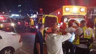 חשד לרצח: בן 17 נדרס למוות במתחם קניות בחדרה, ירי בוצע במקום