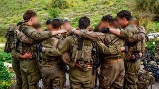 "אנחנו לא מכונות לחימה - וסוחבים את המלחמה על הגב": 70 שנה לסיירת צנחנים