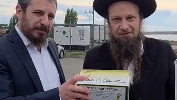 אין פטור משירות, יש אתרוג: חסיד ברסלב שגויס לצבא אוקראינה קיבל את 4 המינים