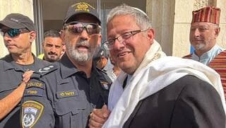 בן גביר והמפכ"ל התחבקו אחרי הפיצוץ - והשר הפשיר 50 מיליון למשטרה