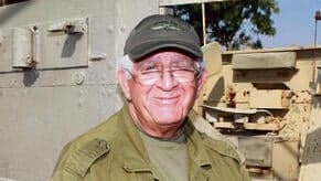 יוסף חגואל, הצנחן שסיפור הצלתו הפך ל"בלדה לחובש", הלך לעולמו בגיל 80