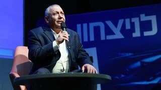 המטרה של איזנקוט: להפיל את המפלגות הקטנות בגוש נתניהו