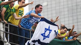 ברזיל הולכת לקלפי: הסלבס קראו "הצביעו L", בולסונרו הניף את דגל ישראל